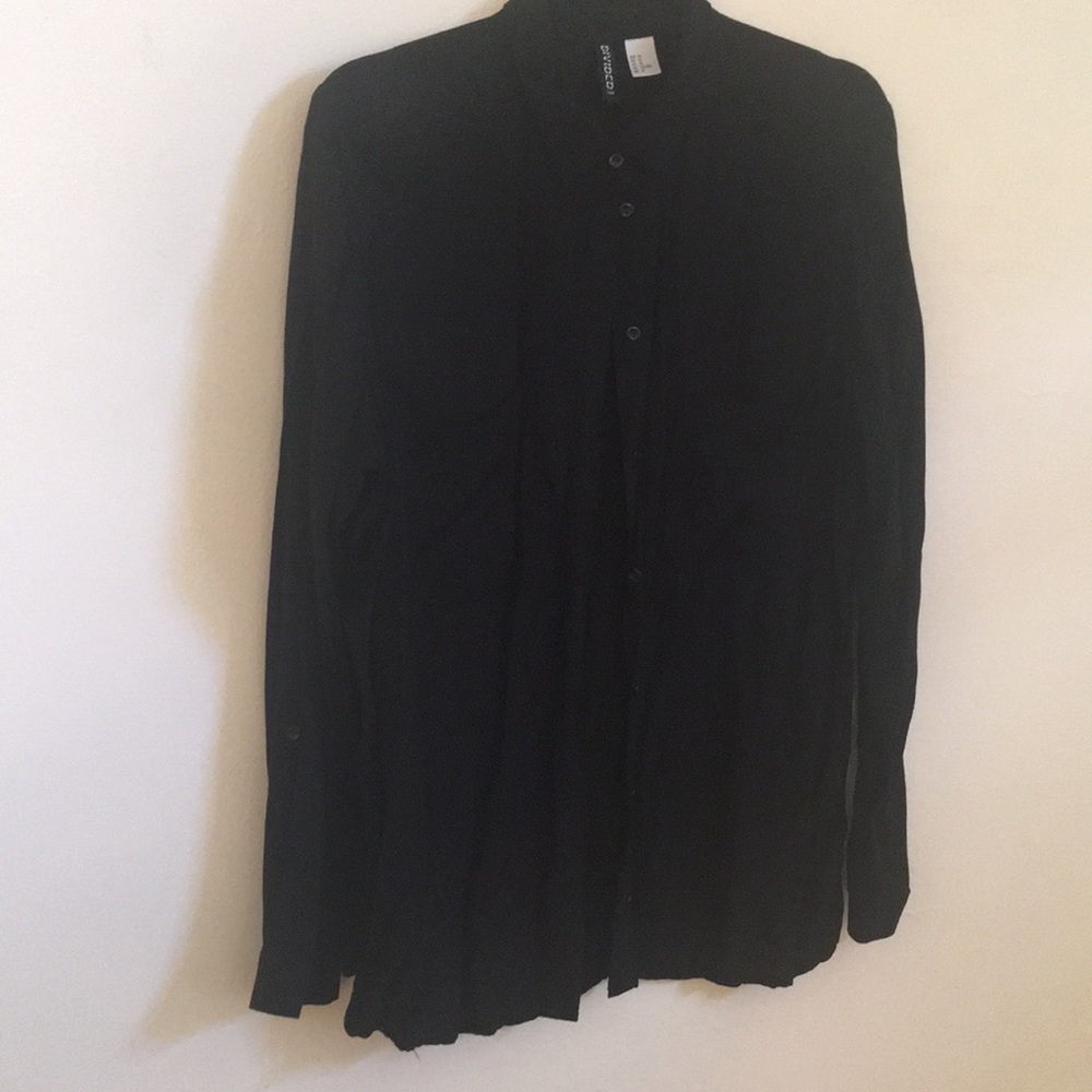 H&M black button down